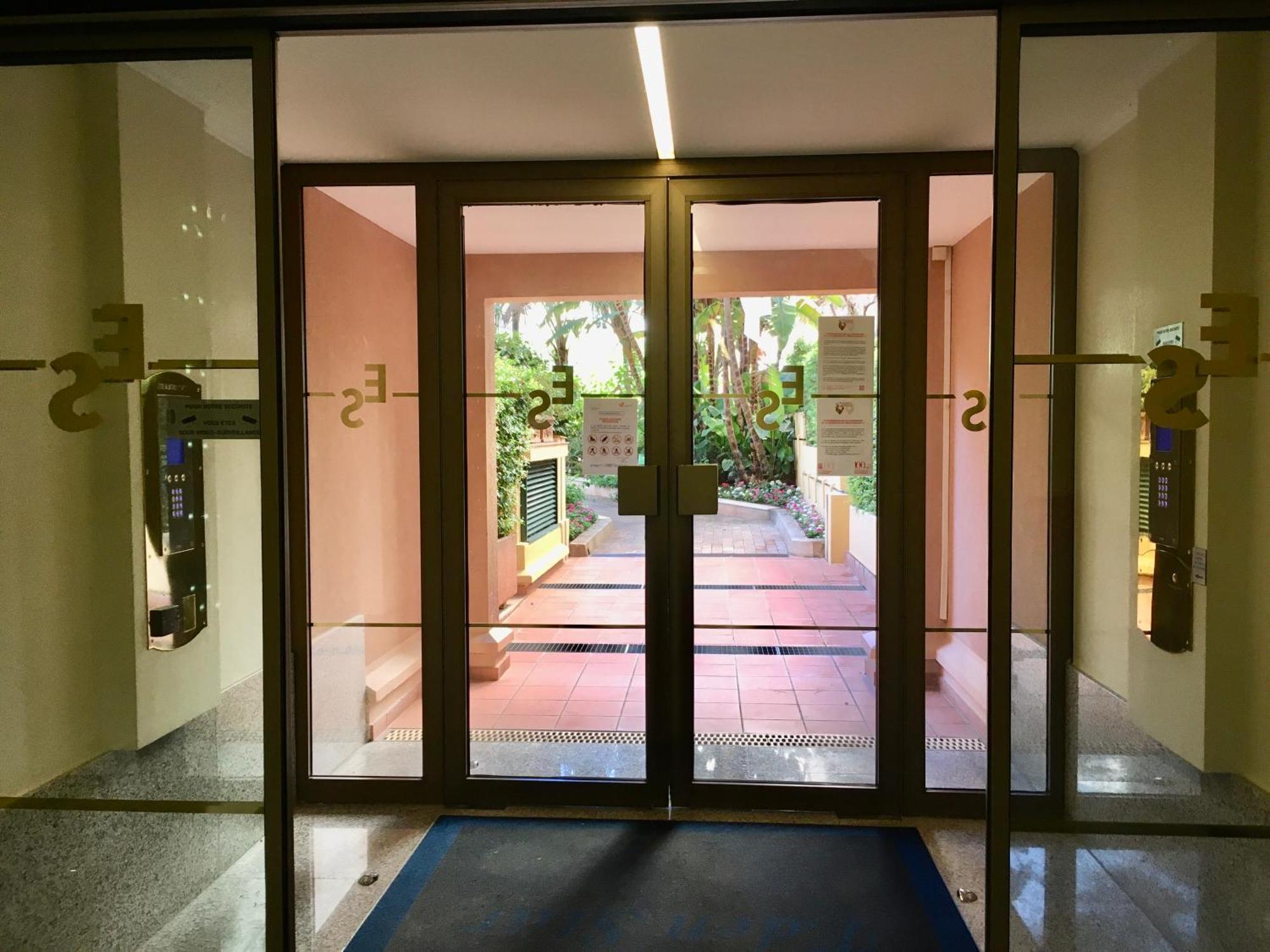 Monaco, Elegant & Quiet Renovated Apartment, In Fontvieille District, With Terrace & Pool, 15Min Walk To F1 Grand Prix Exterior photo